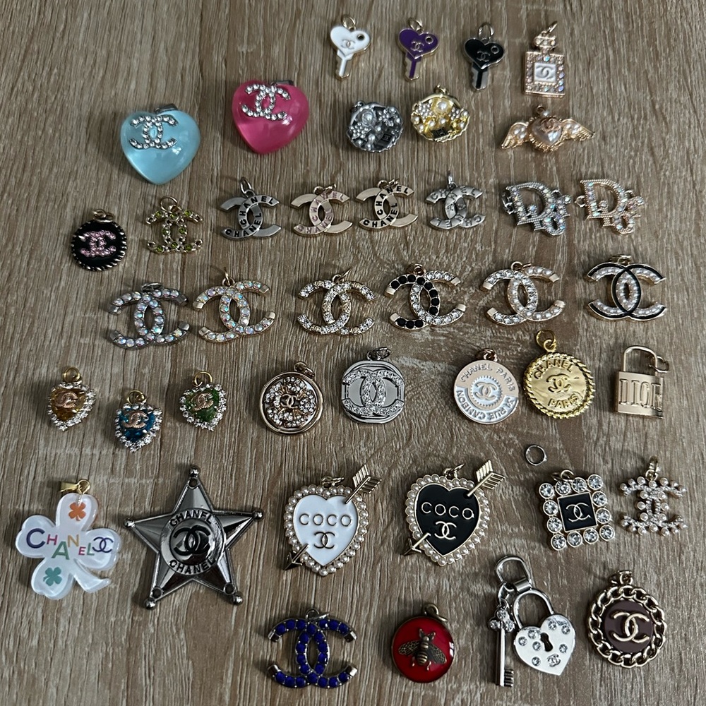 LIVE SHOW LISTING ONLY BUNDLE OF 3 PENDANTS - Picture 6 of 16